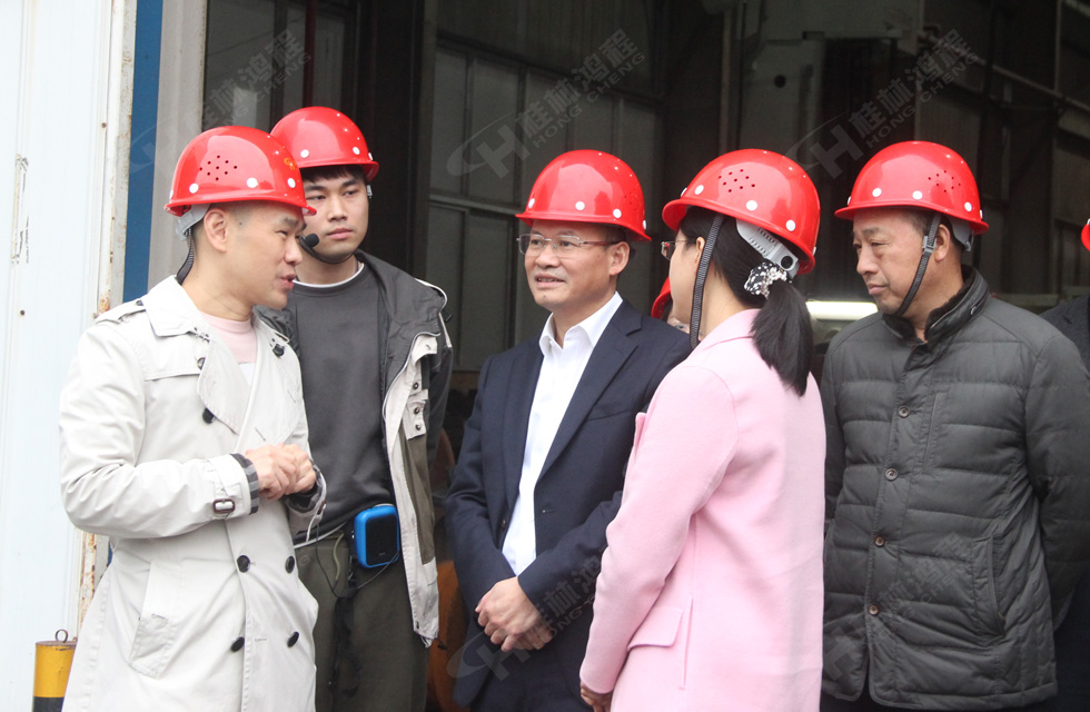 蔣春華肯定桂林鴻程設備制造發(fā)展